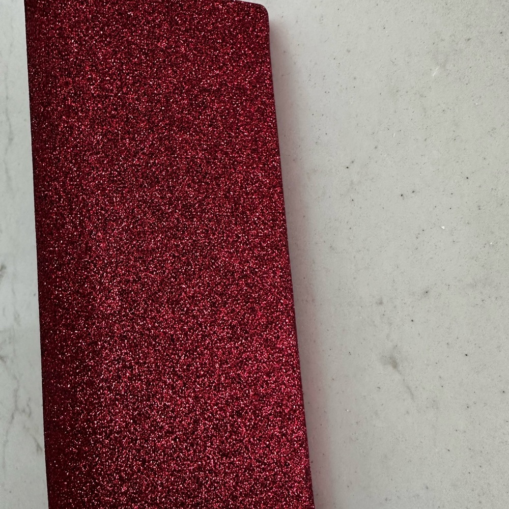 Quay Red Glitter Triangle Sunglass Case - Picture 5 of 5